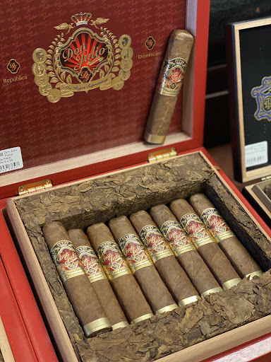 Cigar Shop «Three Js Cigar Davie», reviews and photos, 8250 Griffin Rd, Davie, FL 33328, USA