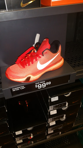 Clothing Store «Nike Factory Store», reviews and photos, 651 Kapkowski Rd #150, Elizabeth, NJ 07201, USA