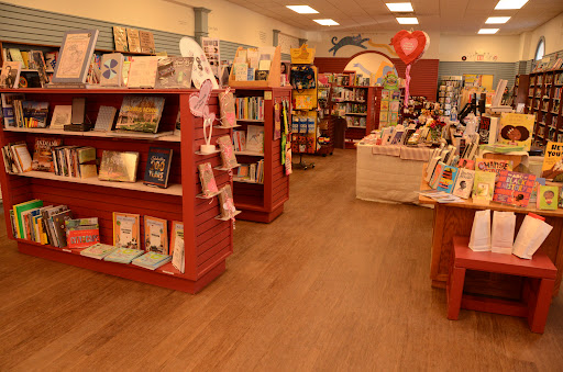 Book Store «Viewpoint Books», reviews and photos, 548 Washington St, Columbus, IN 47201, USA