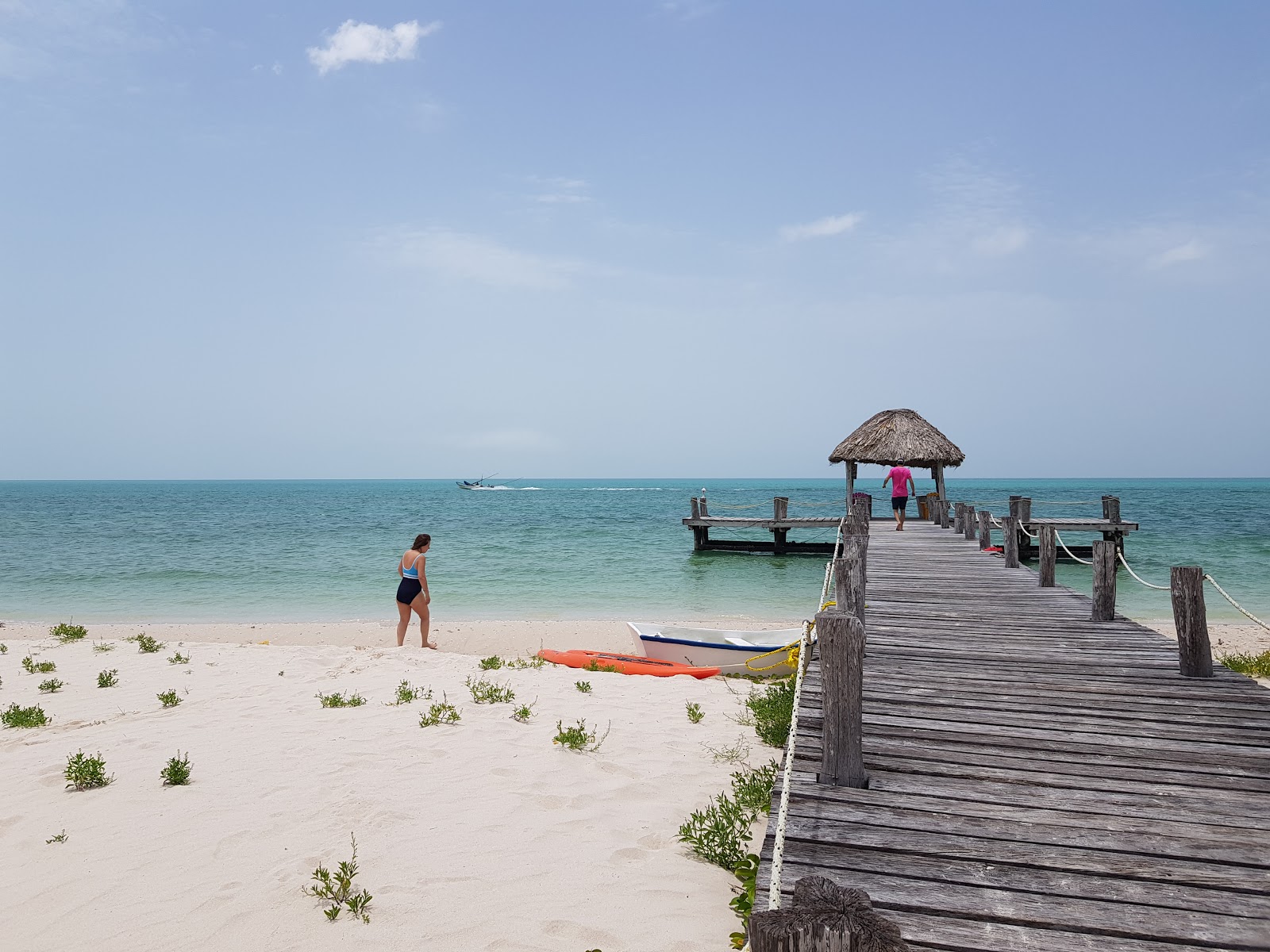 Fotografie cu Playa Maya - locul popular printre cunoscătorii de relaxare