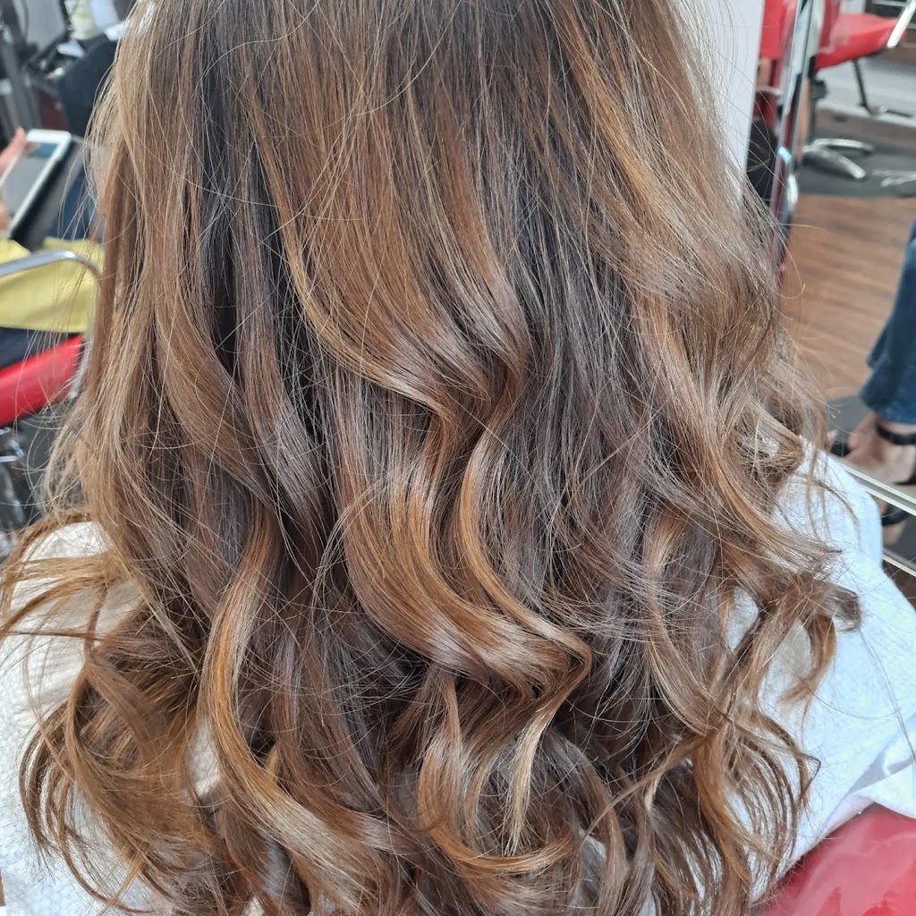 Kat's Beauty Bar Salon 10530