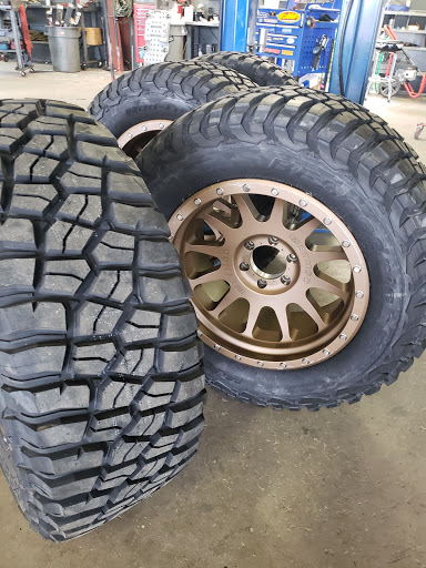 Truck Accessories Store «4 Wheel Parts - Houston Sweet Lake», reviews and photos, 13820 Westheimer Rd, Houston, TX 77077, USA