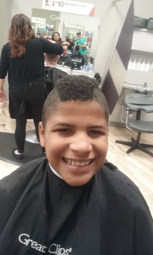 Hair Salon «Great Clips», reviews and photos, 5225 Canyon Crest Dr #35, Riverside, CA 92507, USA
