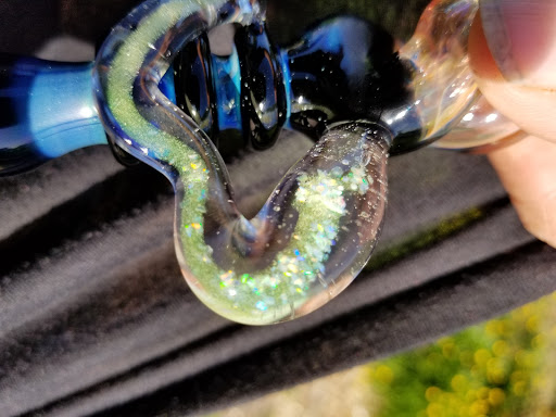 Tobacco Shop «Knuckleheads Tobacco & Gifts (Milwaukee)», reviews and photos, 2949 N Oakland Ave, Milwaukee, WI 53211, USA