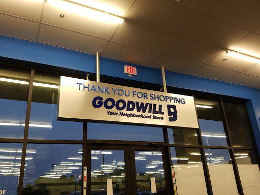 Thrift Store «Higley & Queen Creek Goodwill Retail Store & Donation Center», reviews and photos, 4570 S Higley Rd, Gilbert, AZ 85297, USA