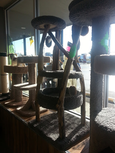 Pet Supply Store «Salem Pet Supply», reviews and photos, 3185 Market St NE, Salem, OR 97301, USA