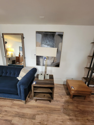 Furniture Store «What’s New? Furniture», reviews and photos, 439 SE Grand Ave, Portland, OR 97214, USA