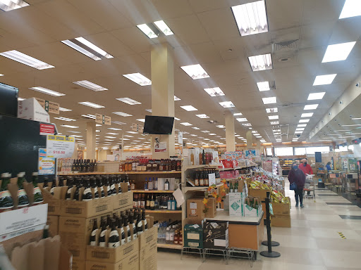 Japanese Grocery Store «Mitsuwa Marketplace», reviews and photos, 595 River Rd, Edgewater, NJ 07020, USA