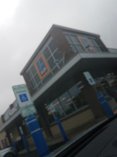 Supermarket «ALDI», reviews and photos, 1851 Sunrise Hwy, Bay Shore, NY 11706, USA