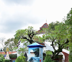 รอยพระพุทธบาท วัดพระมหาธาตุวรมหาวิหาร photo