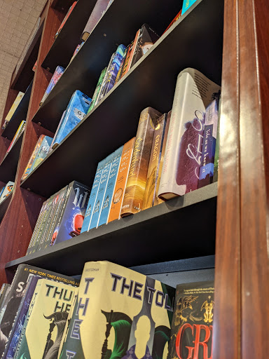 Book Store «Read Between the Lynes», reviews and photos, 111 E Van Buren St, Woodstock, IL 60098, USA