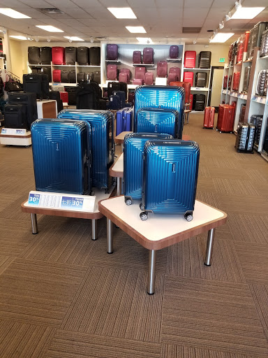 Shopping Mall «Carlsbad Premium Outlets», reviews and photos, 5620 Paseo Del Norte, Carlsbad, CA 92008, USA