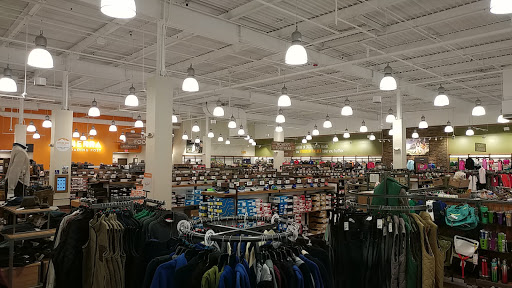 Outdoor Sports Store «Sierra Trading Post», reviews and photos, 67 Newtown Rd #18, Danbury, CT 06810, USA