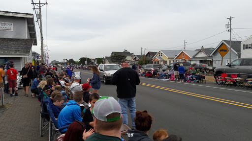 Grocery Store «Rockaway Beach Market», reviews and photos, 208 S Anchor St, Rockaway Beach, OR 97136, USA