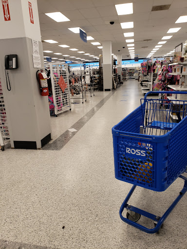 Clothing Store «Ross Dress for Less», reviews and photos, 3500 East-West Hwy, Hyattsville, MD 20782, USA