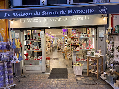 La Maison du Savon de Marseille à Aigues-Mortes