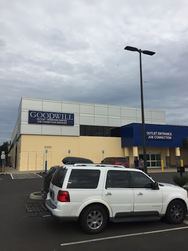 Thrift Store «Goodwill», reviews and photos, 12250 NE Halsey St, Portland, OR 97230, USA