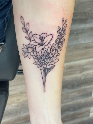 Tattoo Shop «Art & Soul Tattoo And Gallery», reviews and photos, 412 2nd St, New Glarus, WI 53574, USA