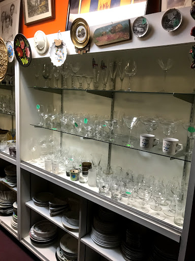 Thrift Store «Genmer Thrift Store and Donation Center», reviews and photos, 6265 Van Nuys Blvd, Van Nuys, CA 91401, USA