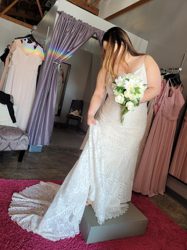 Bridal Shop «Strut Bridal Salon - Sizes 12+», reviews and photos, 4264 Atlantic Ave, Long Beach, CA 90807, USA