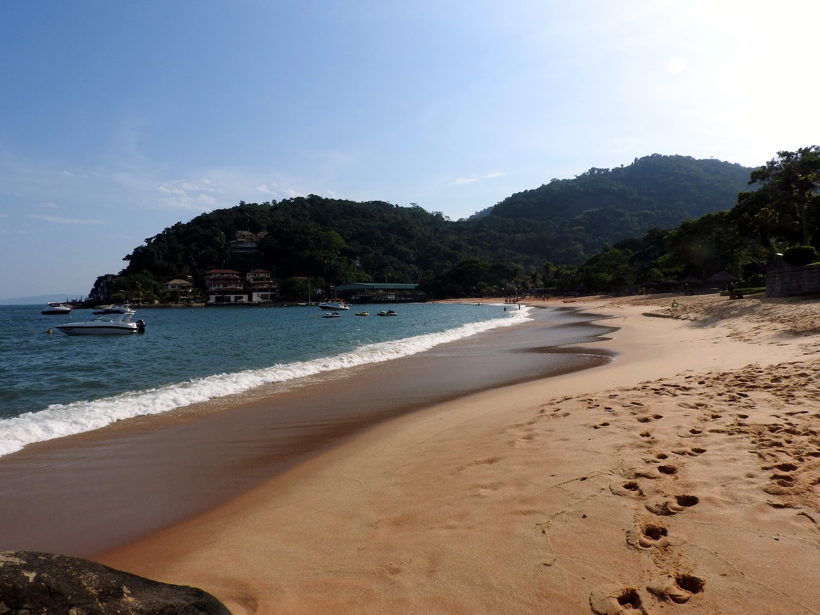 Praia do Sitio Bom'in fotoğrafı - rahatlamayı sevenler arasında popüler bir yer