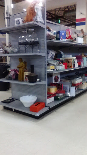 Thrift Store «Super Thrift Store», reviews and photos, 815 N Oxnard Blvd, Oxnard, CA 93030, USA