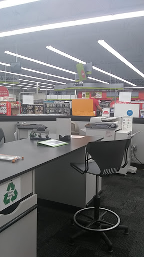 Office Supply Store «Staples», reviews and photos, 4711 Perkiomen Ave, Reading, PA 19606, USA