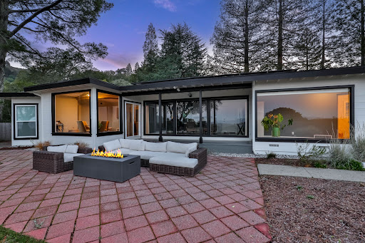 Laura Wucher, REALTOR Laura Wucher Real Estate Team - Christies International Pleasant Hill & Martinez image