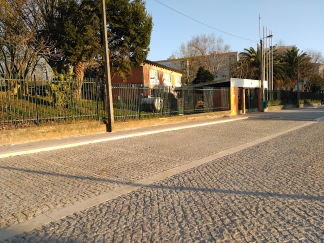 Avaliações doAgrupamento de Escolas de Ribeirão em Vila Nova de Famalicão - Escola