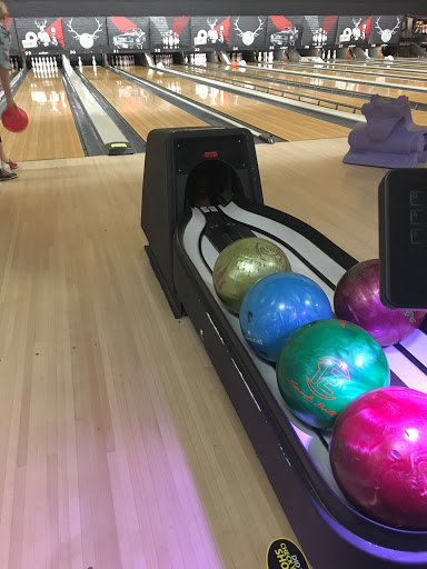 Bowling Alley «AMF Riviera Lanes», reviews and photos, 20 S Miller Rd, Fairlawn, OH 44333, USA