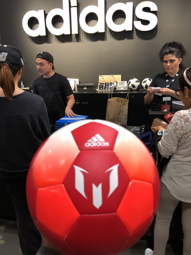 Shoe Store «Adidas», reviews and photos, 447 Great Mall Dr #556, Milpitas, CA 95035, USA