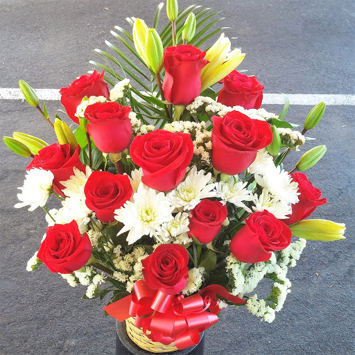 Magdas Flowers image