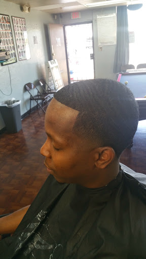 Barber Shop «Exclusive Barber Shop & Salon», reviews and photos, 1405 W Indian School Rd, Phoenix, AZ 85013, USA