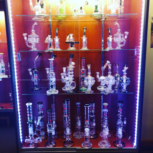 Vaporizer Store «Vape City Smoke Shop», reviews and photos, 406 Washington St, Holliston, MA 01746, USA
