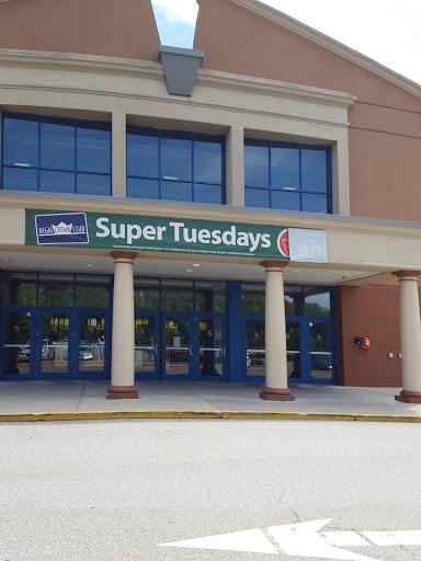 Movie Theater «Regal Cinemas Stonington 10», reviews and photos, 85 Voluntown Rd, Pawcatuck, CT 06379, USA