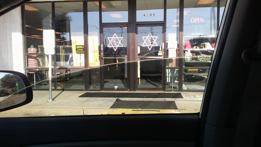 Thrift Store «The Vine Thrift», reviews and photos, 4609 Denton Hwy, Haltom City, TX 76117, USA