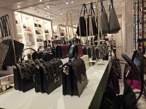 Shopping Mall «Clinton Crossing Premium Outlets», reviews and photos, 20 Killingworth Turnpike, Clinton, CT 06413, USA