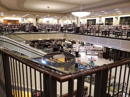 Book Store «Barnes & Noble», reviews and photos, 1430 Plaza Pl, Southlake, TX 76092, USA