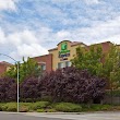 Holiday Inn Express & Suites Belmont, an IHG Hotel