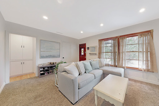 Marite Matassa & Associates - Pinnacle Estate Properties image