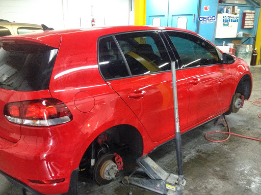 Auto Body Shop «PORTSIDE COLLISION CENTER», reviews and photos, 19 N Columbia St, Port Jefferson, NY 11777, USA