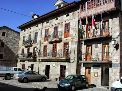 Casa de Don Guzmán Plaza Dr. Madrazo, 32, 39685 Vega de Pas, Cantabria, España