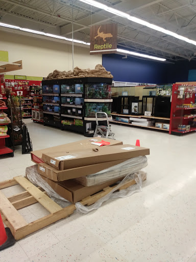 Pet Supply Store «Petco Animal Supplies», reviews and photos, 187 Stonebrook Pl, Jackson, TN 38305, USA