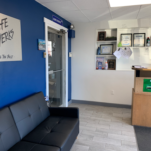 Gas Station «Alewife Automotive», reviews and photos, 395 Alewife Brook Pkwy, Somerville, MA 02144, USA