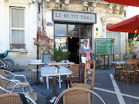 Atmosphère du Restaurant français Le Petit Troc à Villeneuve-lès-Maguelone - n°18