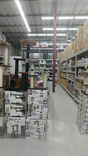 Pet Supply Store «Pet Club Emeryville», reviews and photos, 3535 Hollis St, Oakland, CA 94608, USA