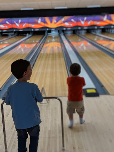 Bowling Alley «AMF Noble Manor Lanes», reviews and photos, 2440 Noblestown Rd, Pittsburgh, PA 15205, USA