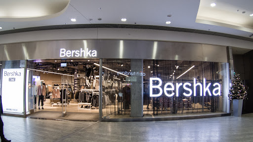 Stores to buy women's clothing Katowice