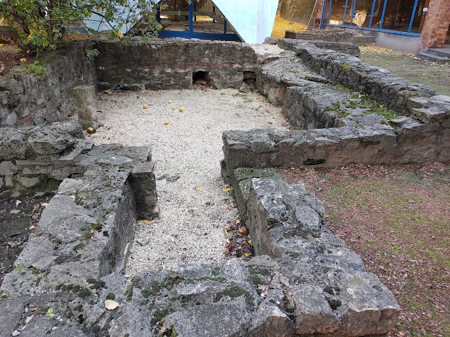 Nyitvatartás: Hercules Villa