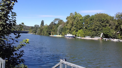 En ville à Bougival à Bougival